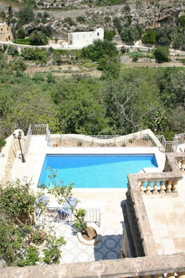 Sylvia' S Millhouse Vila Kerċem Exterior foto